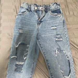 stretchy wait band holey jeans